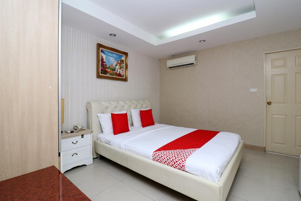 OYO 102 Diamond Residence Silom Banguecoque Exterior foto