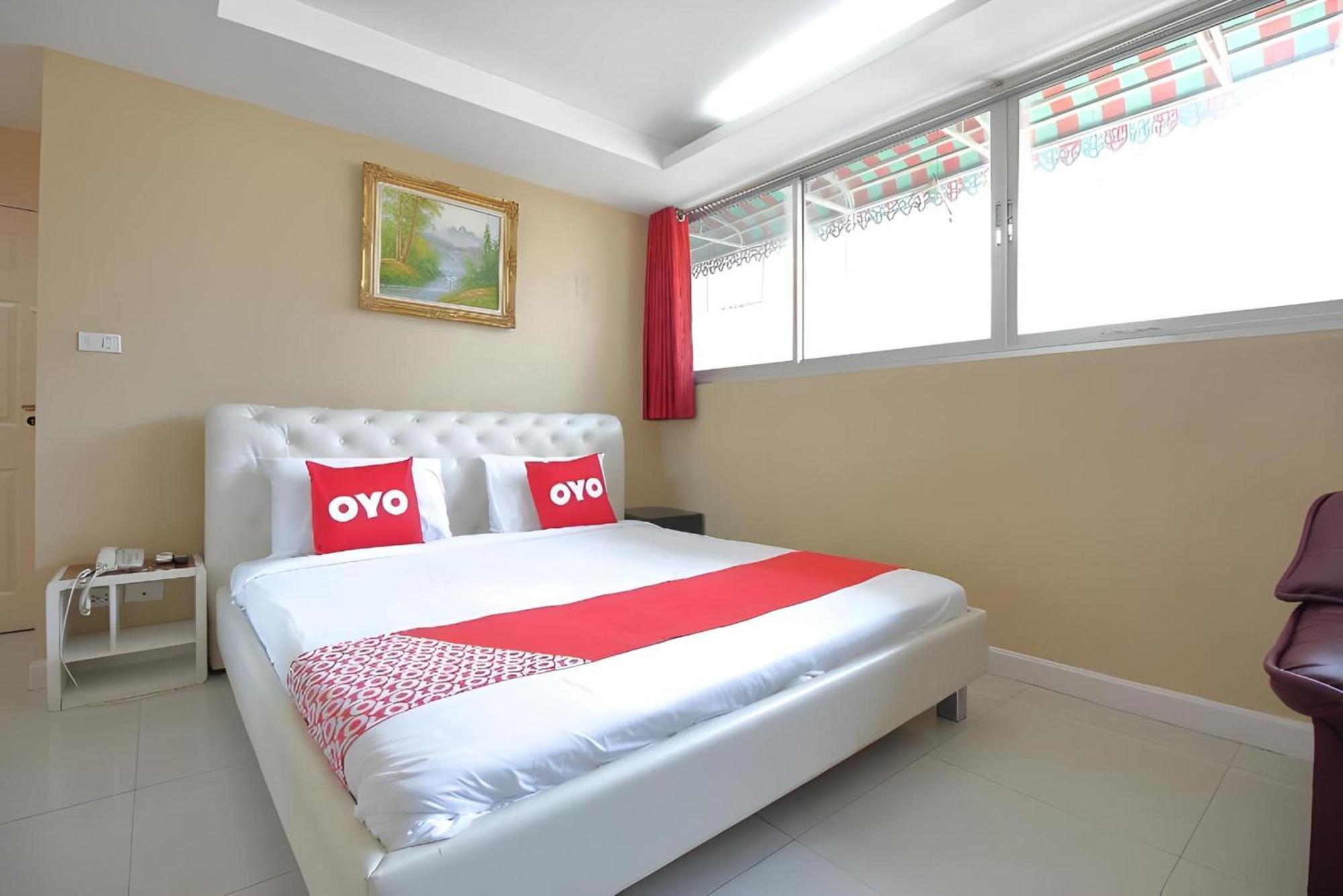 OYO 102 Diamond Residence Silom Banguecoque Exterior foto