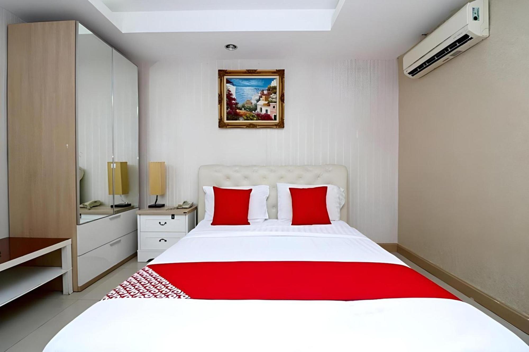 OYO 102 Diamond Residence Silom Banguecoque Exterior foto