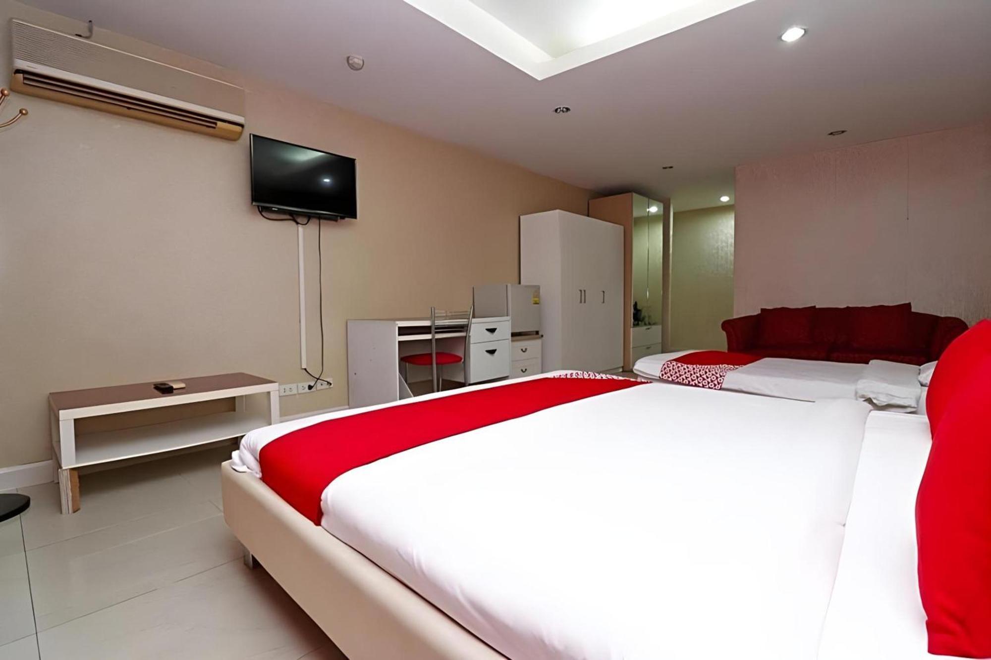 OYO 102 Diamond Residence Silom Banguecoque Exterior foto