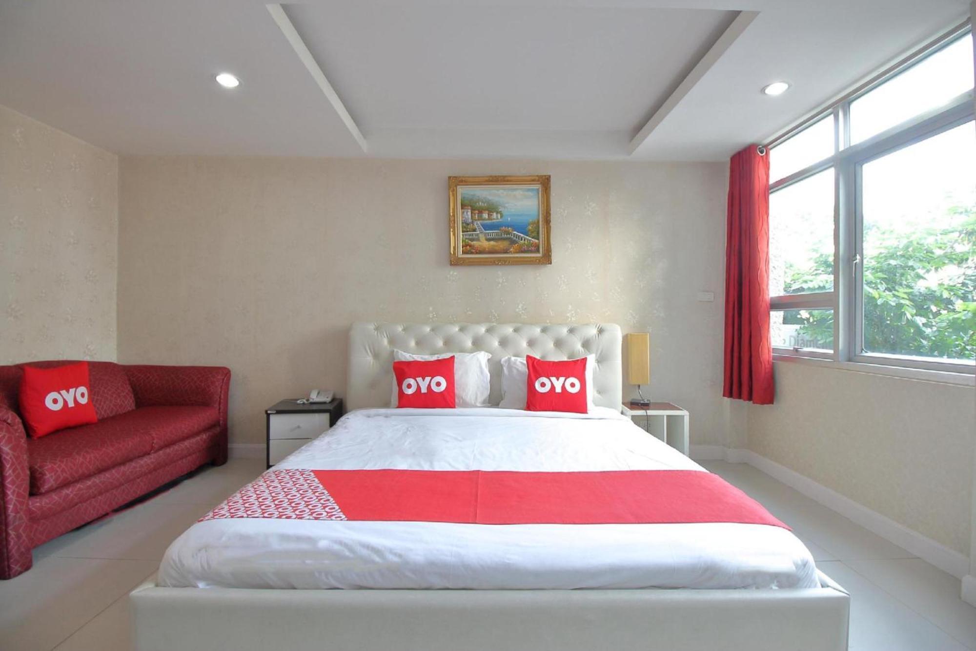OYO 102 Diamond Residence Silom Banguecoque Exterior foto