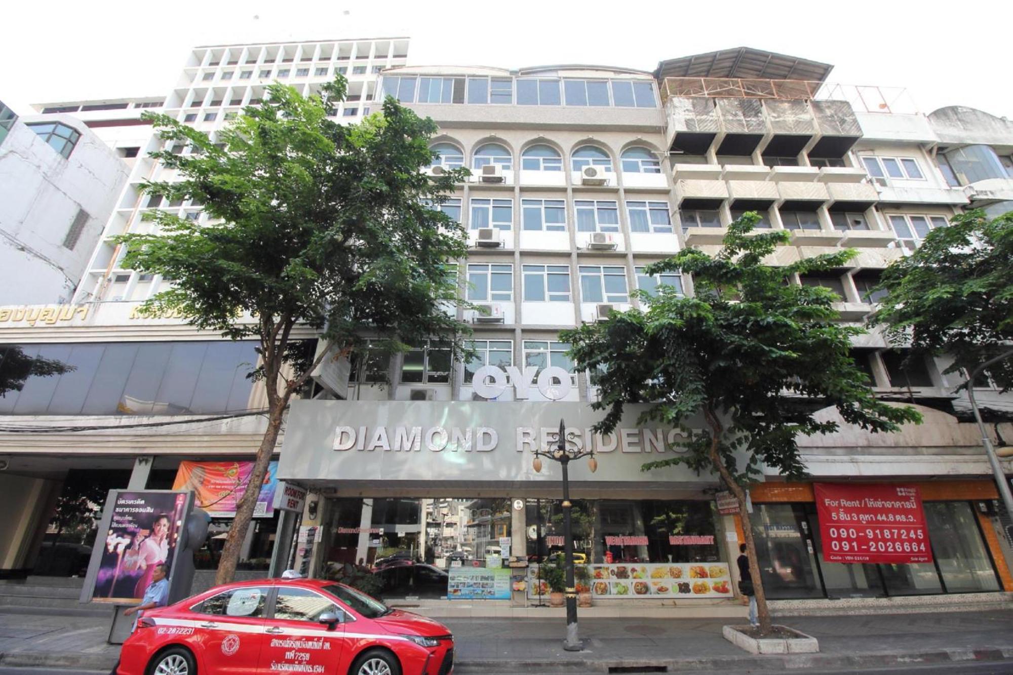 OYO 102 Diamond Residence Silom Banguecoque Exterior foto