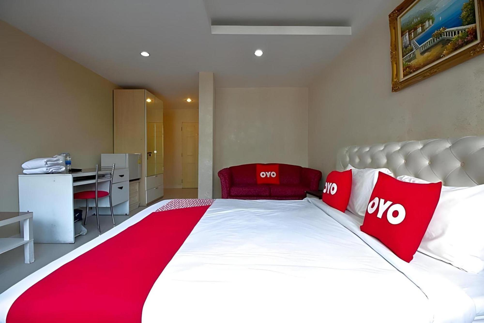 OYO 102 Diamond Residence Silom Banguecoque Exterior foto