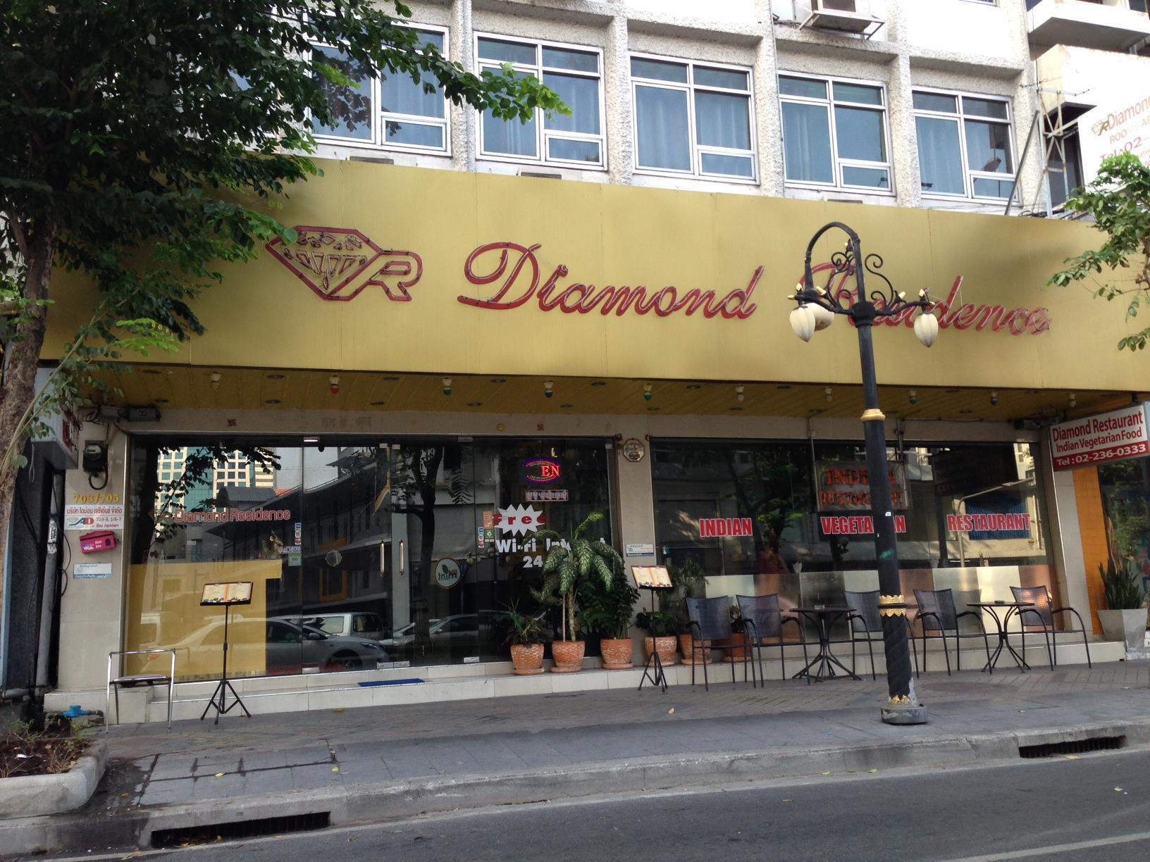 OYO 102 Diamond Residence Silom Banguecoque Exterior foto