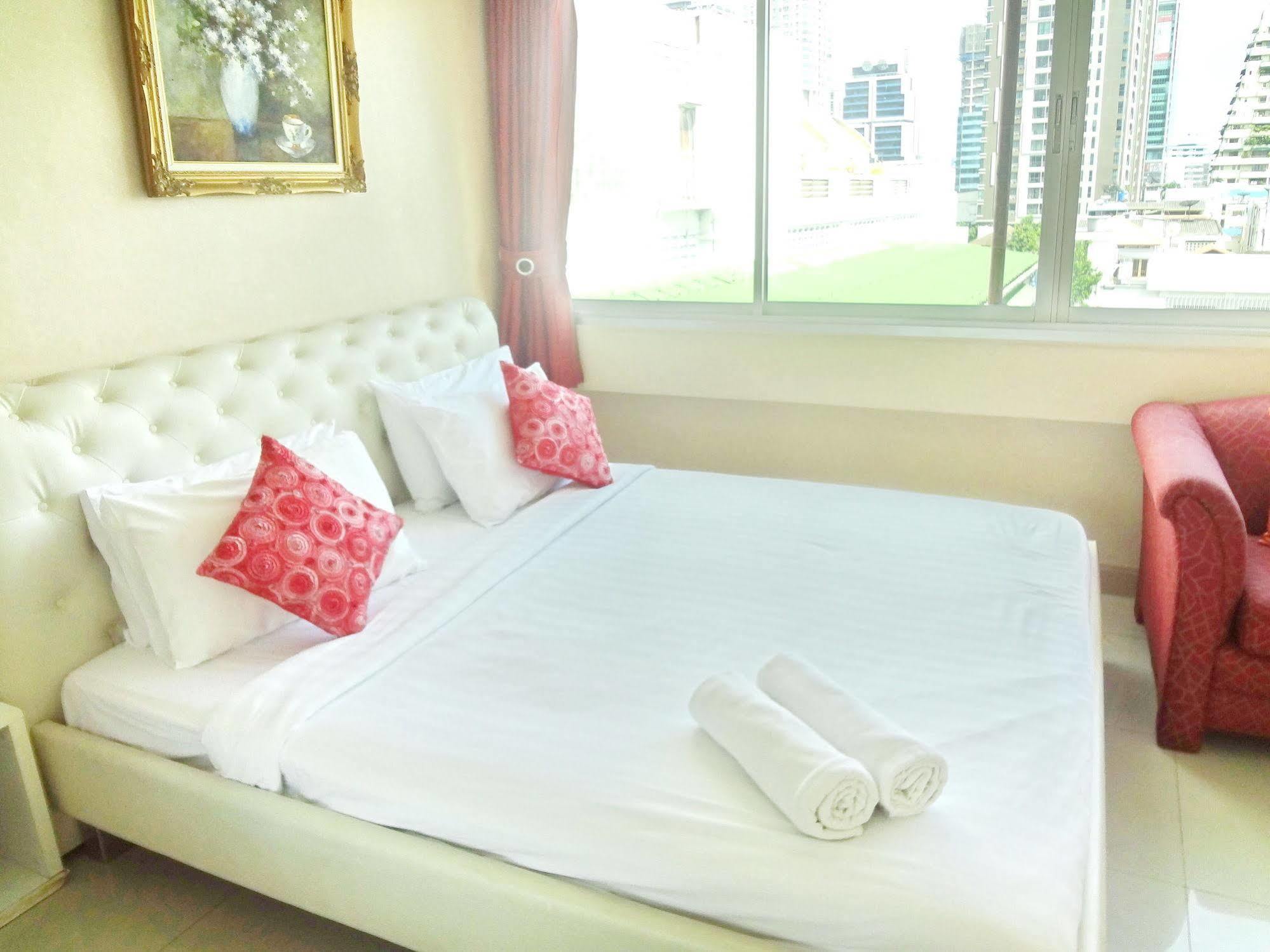 OYO 102 Diamond Residence Silom Banguecoque Exterior foto